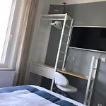 Le Numero 100 Konukevi