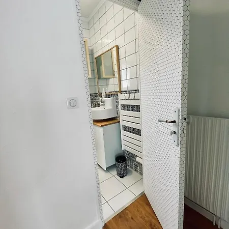 招待所 Le Numero 100