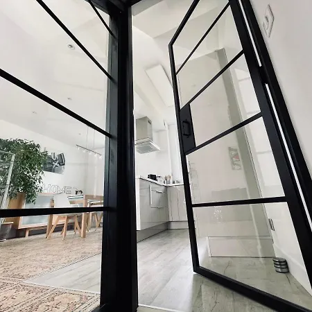 Le Numero 100 3* Νανσύ