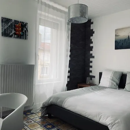 招待所 Le Numero 100