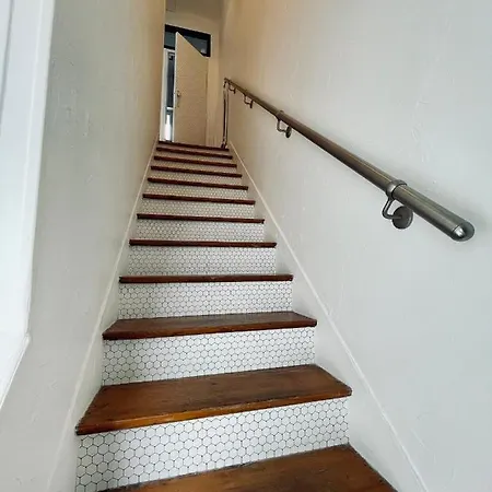 Le Numero 100 Πανσιόν Νανσύ