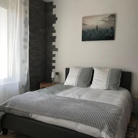 Le Numero 100 Πανσιόν 3*