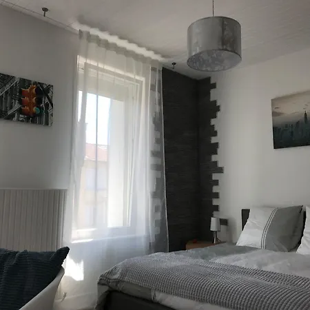 Le Numero 100 Πανσιόν Νανσύ