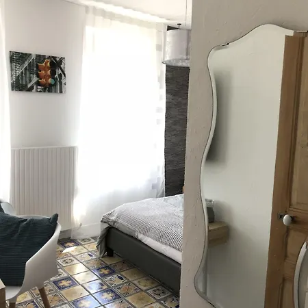 Le Numero 100 Πανσιόν 3*