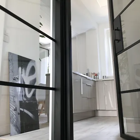 Le Numero 100 3* Νανσύ