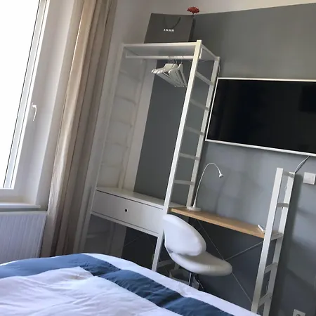 Le Numero 100 Πανσιόν