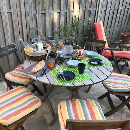 招待所 Le Numero 100