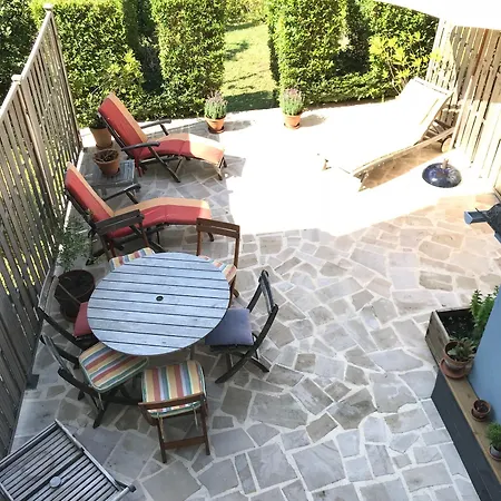 Le Numero 100 3* 南锡