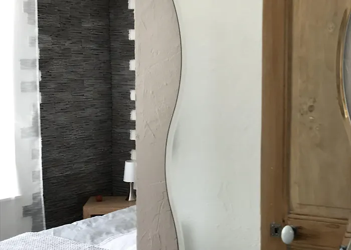 Le Numero 100 3* Nancy